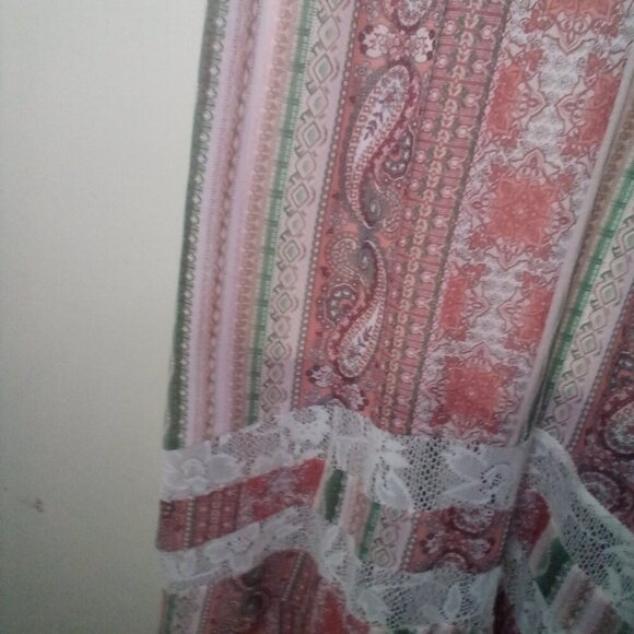 Live To Be Spoiled Dress L Sleeveless High Low Hem Crochet Top Detail Pattern - Picture 11 of 16